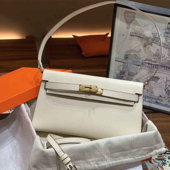 White Genuine Leather Envelope/ Baguette Bag | 2 Interchangeable Straps - Picture 5 of 6